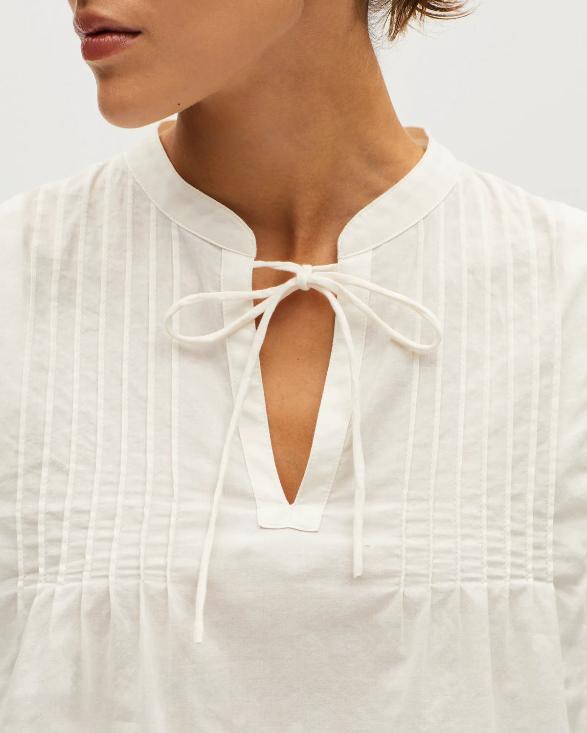 L010 ANTIQUE WHITE