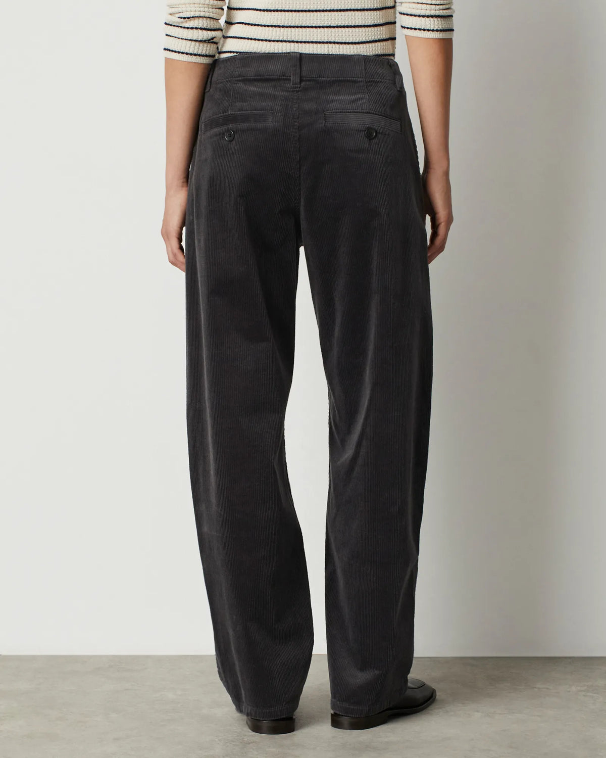 U081 DARK GRAY