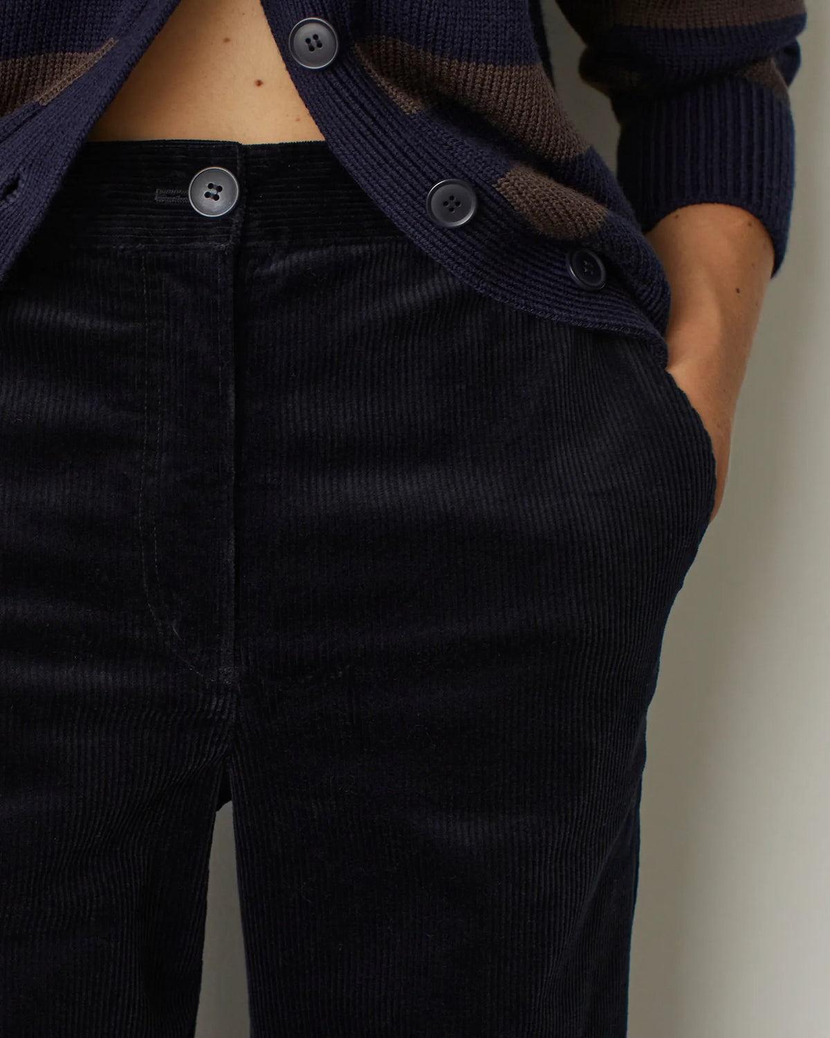 U690 NAVY