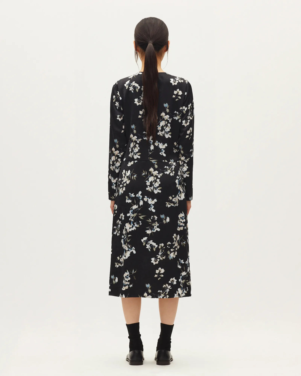 K091 LEAVES BLACK