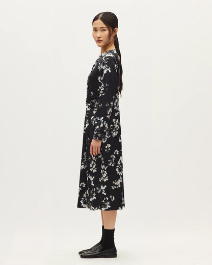 K091 LEAVES BLACK