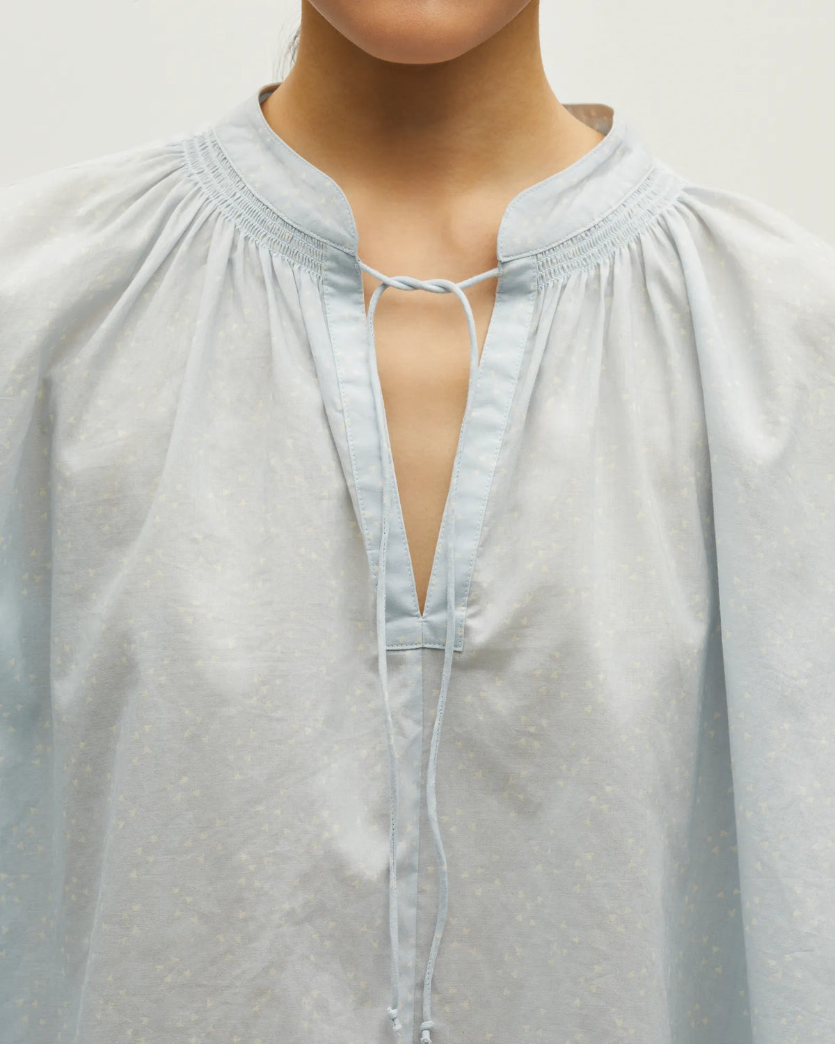 L600 TRIANGLE PALE BLUE