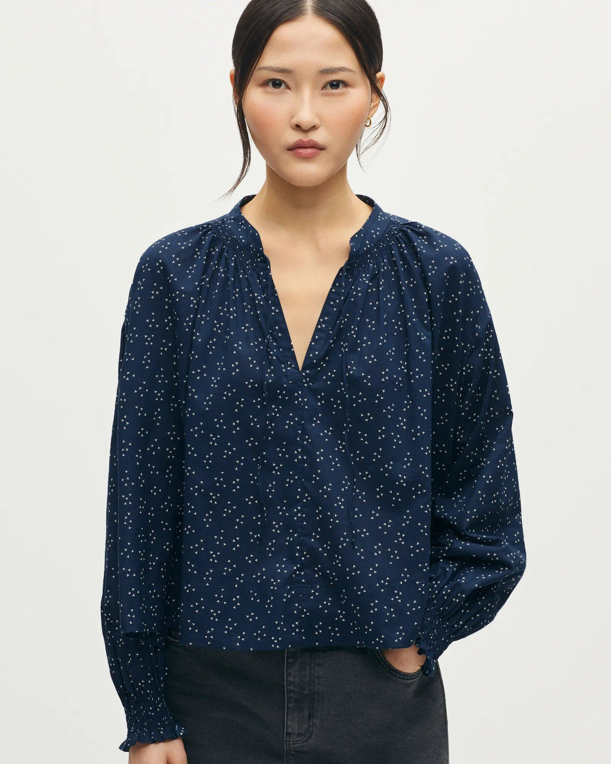 L692 TRIANGLE NAVY