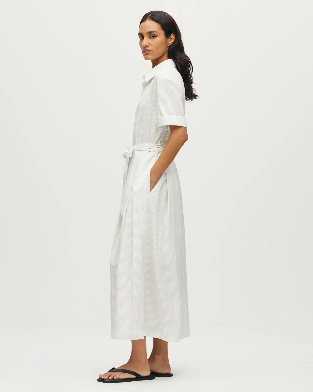 L002 ST WHITE BLACK