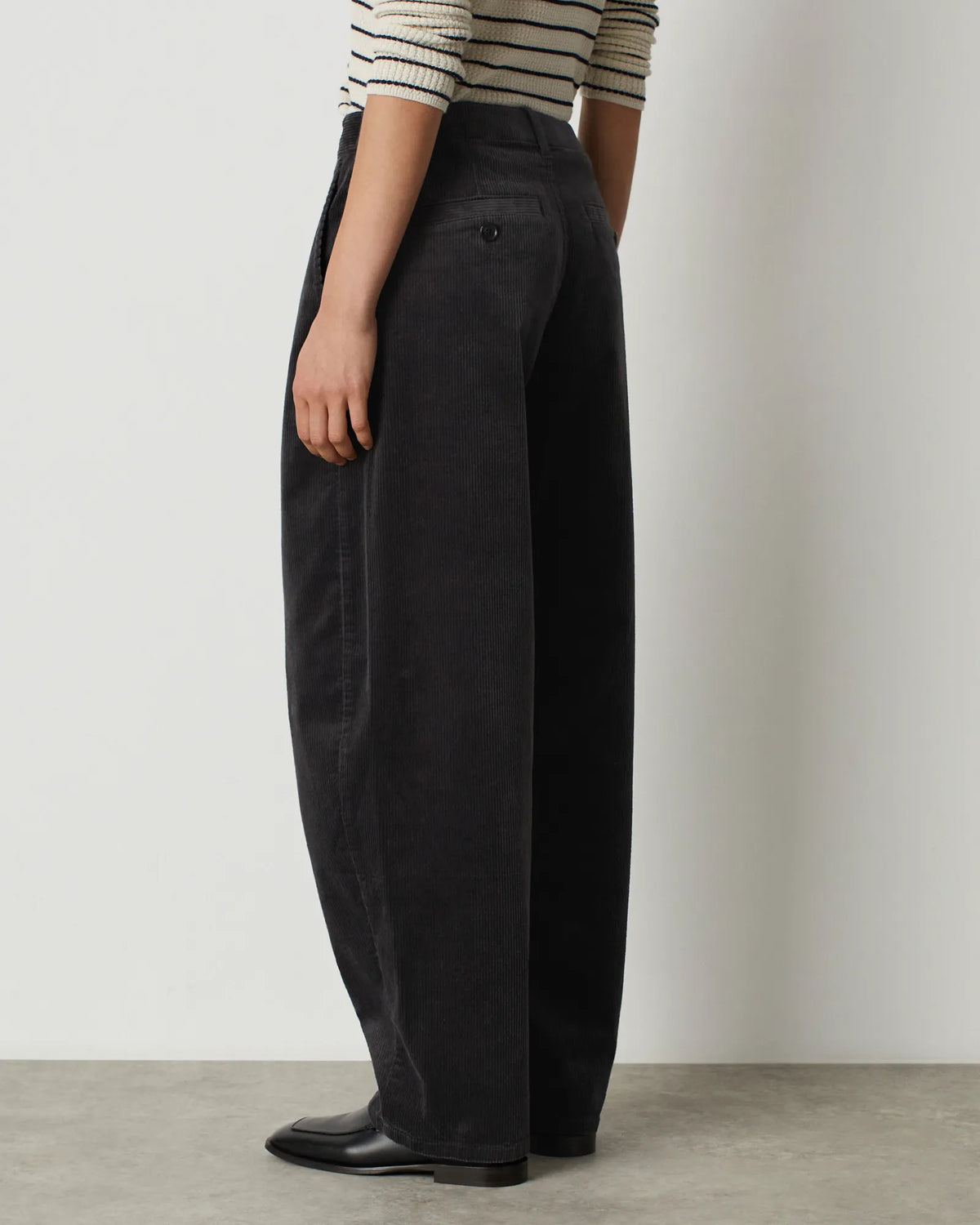 U081 DARK GRAY