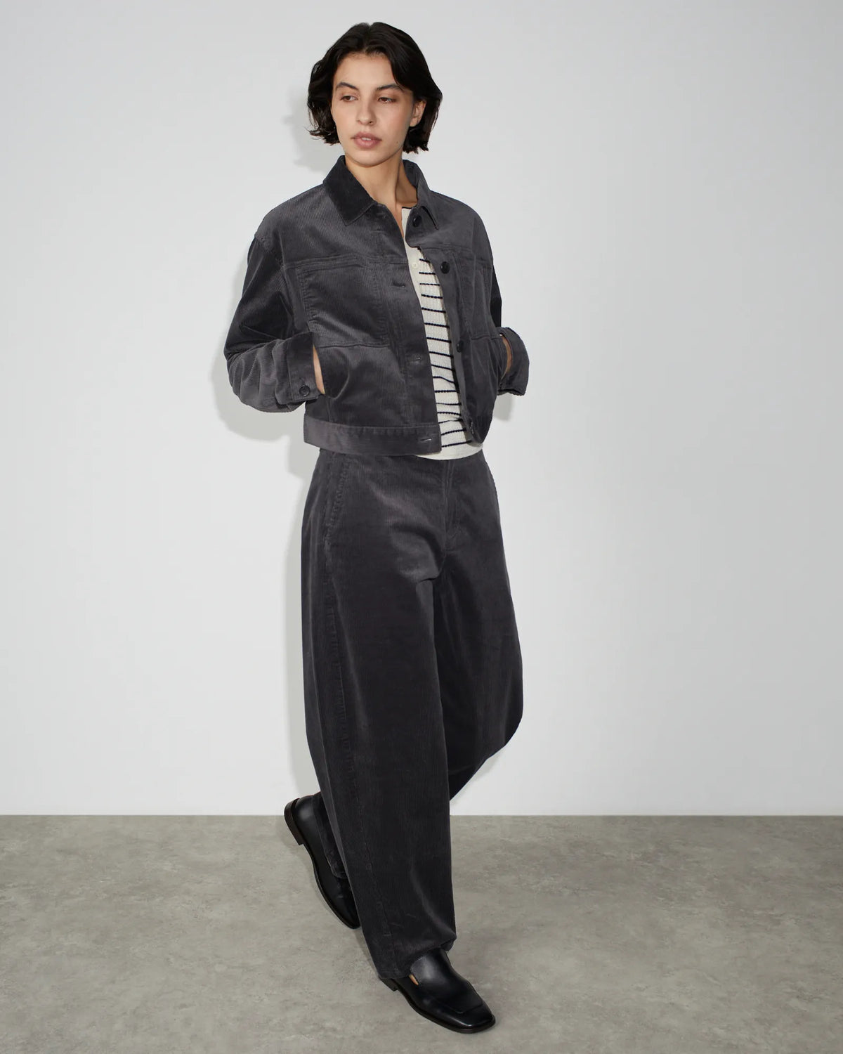 U081 DARK GRAY