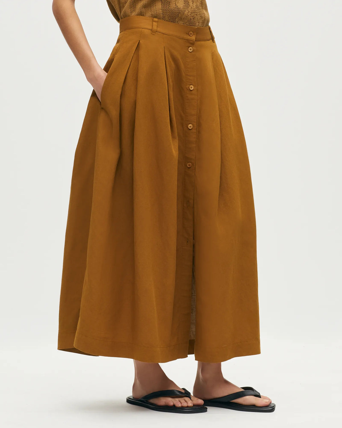 L340 CAROB BROWN