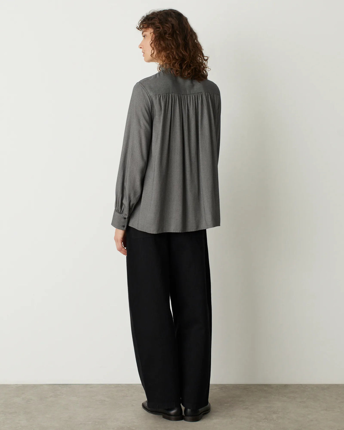 M030 POPPYTOOTH GREY