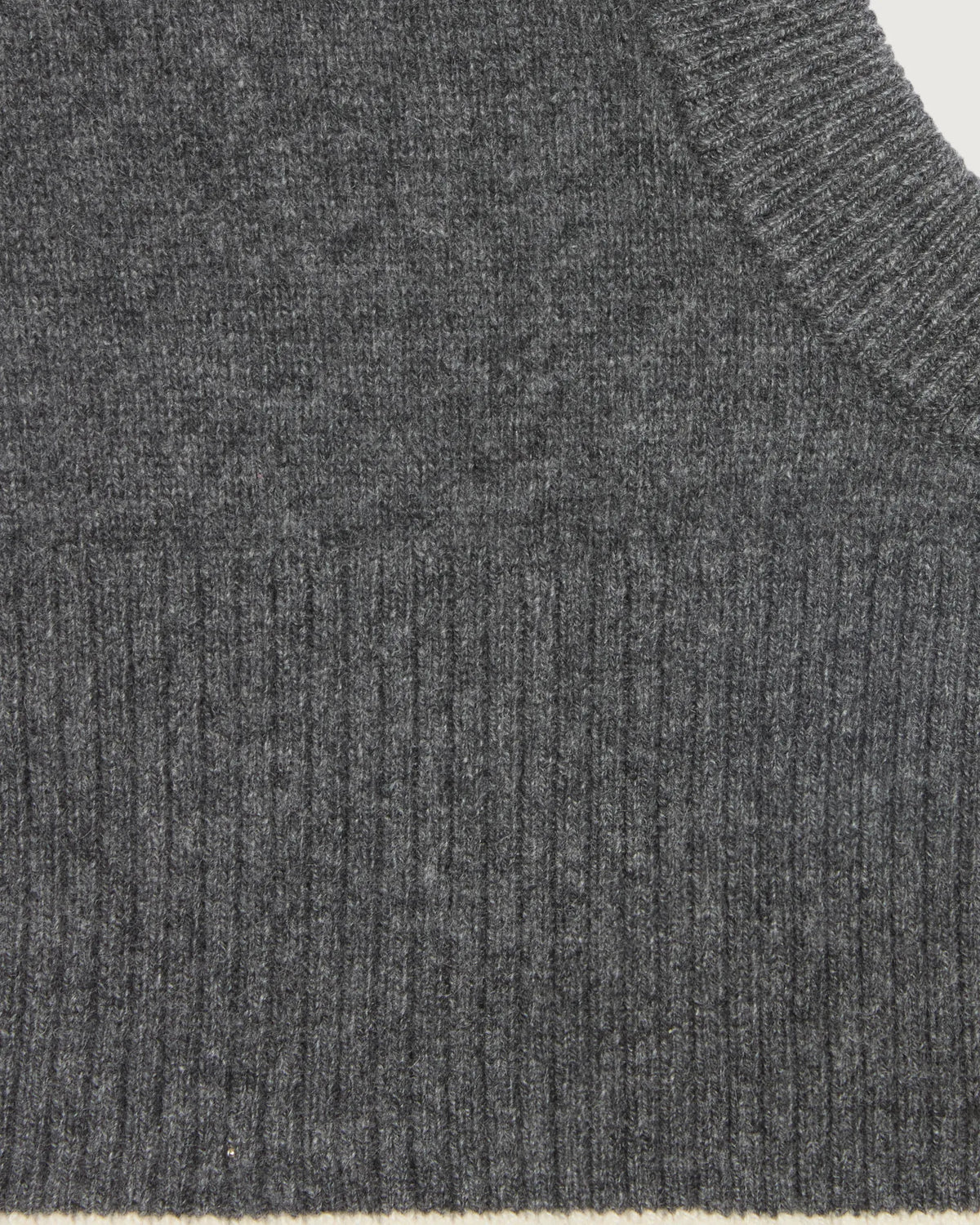 M052 GRAY ST ECRU