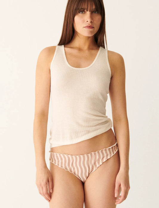Sand white wavy stripes